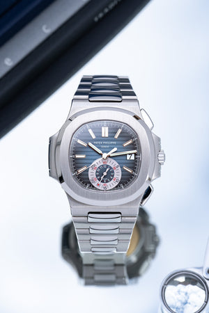 Patek Philippe Nautilus 5980/1AR-001 Chronograph Stainless Steel Rose Gold Blue Dial (2020) — foto 7