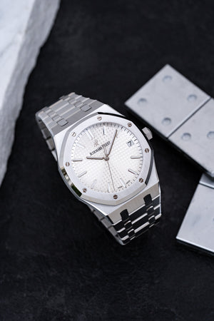 Audemars Piguet Royal Oak 15500ST.OO.1220ST.04 Stainless Steel Silver-White Dial — foto 8