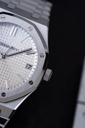 Audemars Piguet Royal Oak 15500ST.OO.1220ST.04 Stainless Steel Silver-White Dial — foto 10