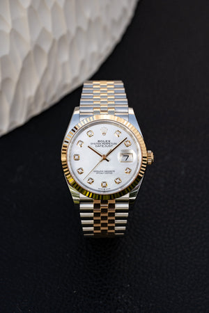 Rolex Datejust 36 126233 Stainless Steel Yellow Gold Mother of Pearl Diamond Dial Jubilee (2021) — foto 11