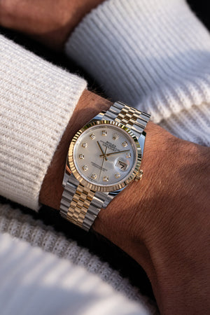 Rolex Datejust 36 126233 Stainless Steel Yellow Gold Mother of Pearl Diamond Dial Jubilee (2021) — foto 12