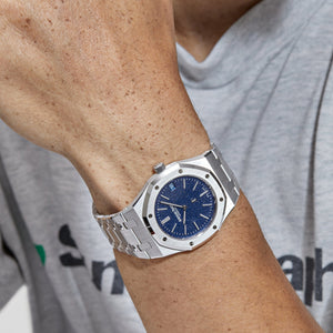Audemars Piguet Royal Oak 16202BC.OO.1240BC.02 'Jumbo' Extra-Thin White Gold Grainy Blue Dial — foto 2