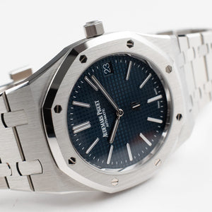 Audemars Piguet Royal Oak 16202ST.OO.1240ST.02 'Jumbo' Extra-Thin Stainless Steel Blue Dial (2025) — foto 6