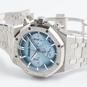 Audemars Piguet Royal Oak 26240BC.GG.1324BC.02 Chronograph Frosted White Gold Light Blue Dial — foto 6