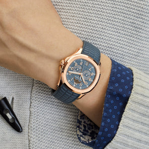 Patek Philippe Aquanaut Luce 5261R-001 Annual Calendar Moon Phases Rose Gold Blue-Gray Dial — foto 2