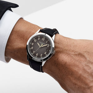 Patek Philippe Calatrava 5226G-001 White Gold Charcoal Dial Date (2024) — foto 2