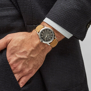 Patek Philippe Calatrava 5226G-001 White Gold Charcoal Dial Date (2024) — foto 7