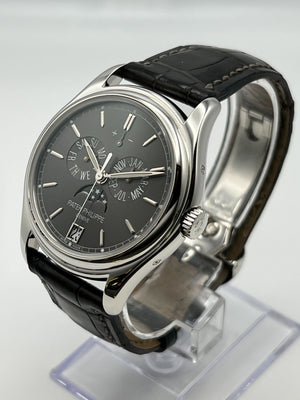 Patek Philippe Complications 5146P-001 Annual Calendar Platinum Grey Dial — foto 2