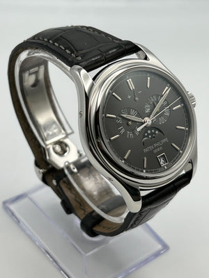 Patek Philippe Complications 5146P-001 Annual Calendar Platinum Grey Dial — foto 3