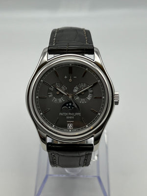 Patek Philippe Complications 5146P-001 Annual Calendar Platinum Grey Dial — foto 4