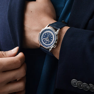 Patek Philippe Complications 5930G-010 World Time Flyback Chronograph White Gold Blue Dial (2021) — foto 3