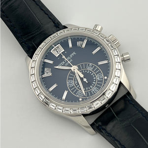 Patek Philippe Complications 5961P-001 Annual Calendar Platinum Blue Diamond Baguette Dial Diamond Baguette Bezel (2023) — foto 8