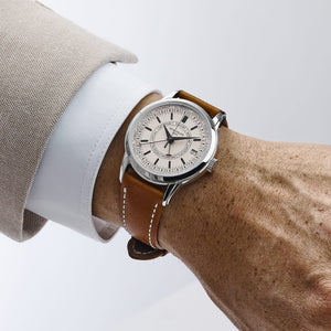Patek Philippe Complications Calatrava 5212A-001 Weekly Calendar Stainless Steel Silver Opaline Dial (2020) — foto 2