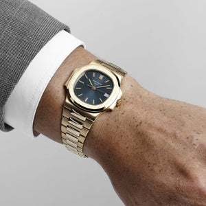 Patek Philippe Nautilus 3800/1 Yellow Gold Blue Dial — foto 2