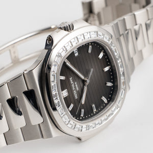 Patek Philippe Nautilus 5711/110P-001 Platinum Grey Diamond Baguette Dial Diamond Baguette Bezel — foto 7