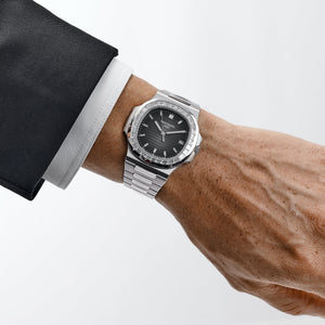 Patek Philippe Nautilus 5711/110P-001 Platinum Grey Diamond Baguette Dial Diamond Baguette Bezel — foto 2