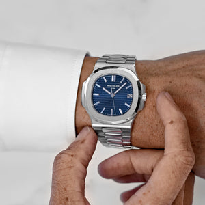Patek Philippe Nautilus 5711/1P-001 40th Anniversary Platinum Blue Diamond Baguette Dial Limited Edition — foto 2