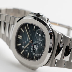 Patek Philippe Nautilus 5712/1A-001 Moon Phases Stainless Steel Blue Dial (2022) — foto 4