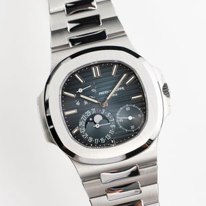 Patek Philippe Nautilus 5712/1A-001 Moon Phases Stainless Steel Blue Dial (2022) — foto 3