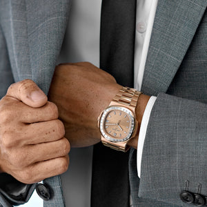 Patek Philippe Nautilus 5723/1R-001 Rose Gold Diamond Bezel — foto 3