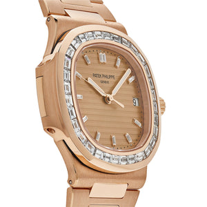 Patek Philippe Nautilus 5723/1R-001 Rose Gold Diamond Bezel — foto 6