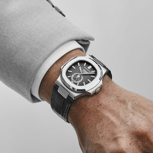 Patek Philippe Nautilus 5726A-001 Annual Calendar Moon Phases (2022) — foto 2
