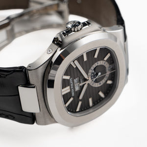 Patek Philippe Nautilus 5726A-001 Annual Calendar Moon Phases Stainless Steel Black Dial (2024) — foto 7