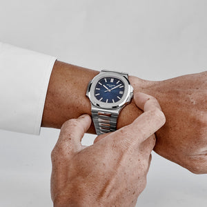 Patek Philippe Nautilus 5811/1G-001 White Gold Blue Dial (2025) — foto 2