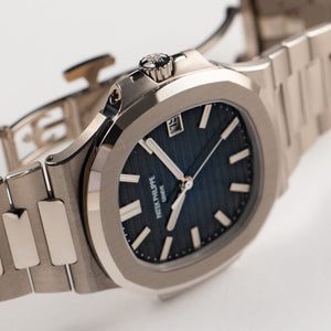 Patek Philippe Nautilus 5811/1G-001 White Gold Blue Dial (2024) — foto 7