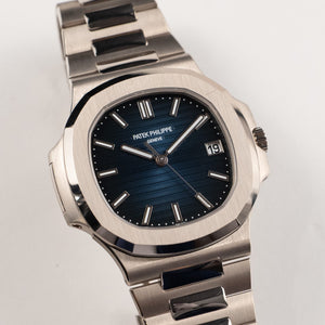 Patek Philippe Nautilus 5811/1G-001 White Gold Blue Dial (2024) — foto 5