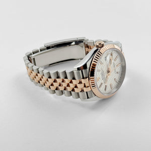 Rolex Datejust 36 126231 Rose Gold Stainless Steel Silver Fluted Motif Dial (2024) — foto 5