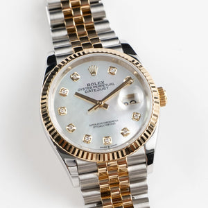 Rolex Datejust 36 126233 Stainless Steel Yellow Gold Mother of Pearl Diamond Dial Jubilee (2021) — foto 5