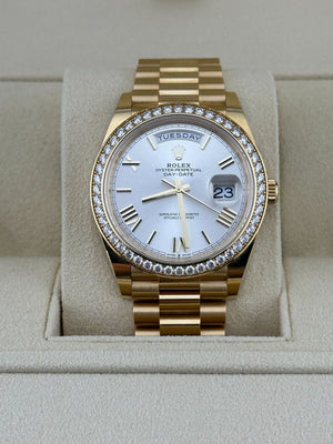 Rolex Day-Date 40 228348RBR Yellow Gold Diamond Bezel Silver Dial (2021) — foto 2