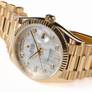 Rolex Day-Date 36 128238 Yellow Gold White Mother of Pearl Diamond Dial (2026) — foto 6