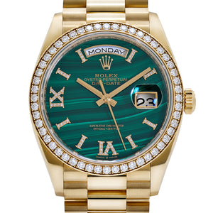 Rolex Day-Date 36 128348RBR Yellow Gold Green Malachite Diamond Roman Numerals Dial Diamond Bezel (2021) — foto 4