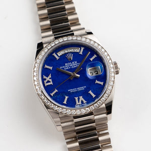 Rolex Day-Date 36 128349RBR White Gold Lapis Stone Diamond Roman Numerals Dial Diamond Bezel (2022) — foto 5