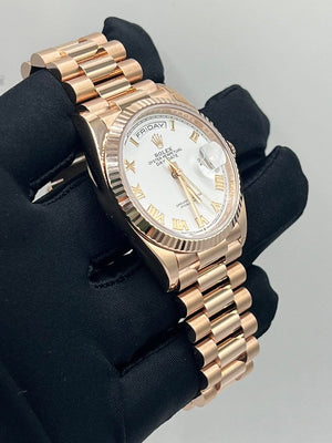 Rolex Day-Date 36 128235 Rose Gold White Dial (2026) — foto 3