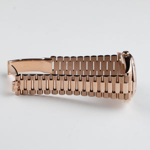 Rolex Day-Date 40 228235 Rose Gold Chocolate Diamond Baguette Dial (2026) — foto 7