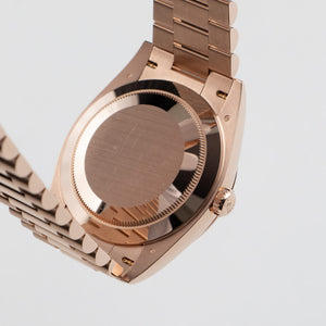 Rolex Day-Date 40 228235 Rose Gold Olive Green Dial (2026) — foto 12