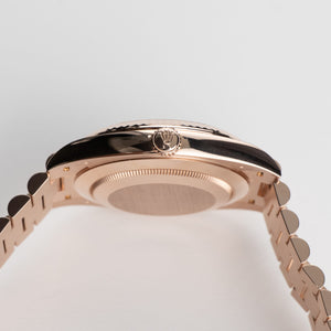 Rolex Day-Date 40 228235 Rose Gold Olive Green Dial (2026) — foto 10