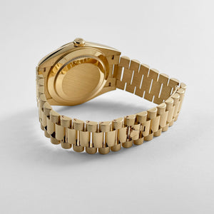 Rolex Day-Date 40 228238 Yellow Gold Silver Roman Numerals Dial (2026) — foto 8