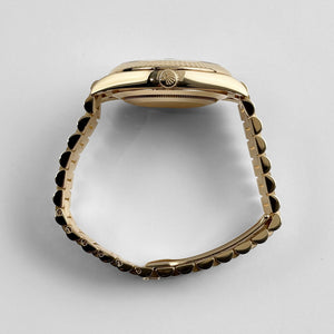 Rolex Day-Date 40 228238 Yellow Gold Silver Roman Numerals Dial (2026) — foto 6