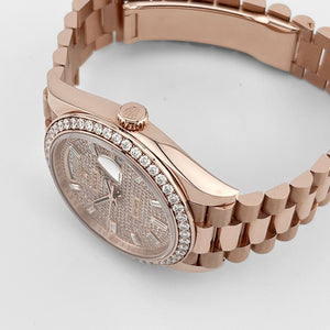 Rolex Day-Date 40 228345RBR Rose Gold Diamond Dial Diamond Bezel (2024) — foto 5