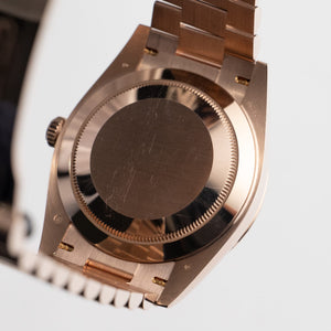 Rolex Day-Date 40 228345RBR Rose Gold Olive Green Roman Numerals Dial Diamond Bezel (2021) — foto 6
