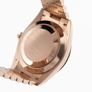 Rolex Day-Date 40 228345RBR Rose Gold Olive Green Roman Numerals Dial Diamond Bezel (2021) — foto 12