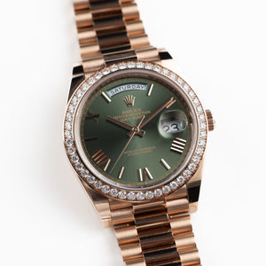 Rolex Day-Date 40 228345RBR Rose Gold Olive Green Roman Numerals Dial Diamond Bezel (2021) — foto 5