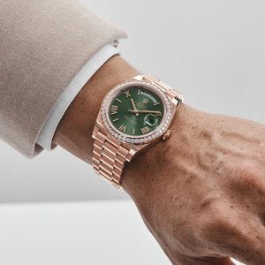 Rolex Day-Date 40 228345RBR Rose Gold Olive Green Roman Numerals Dial Diamond Bezel (2021) — foto 2