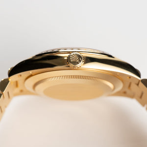 Rolex Day-Date 40 228348RBR Yellow Gold Champagne Diamond Baguette Dial Diamond Bezel (2021) — foto 10