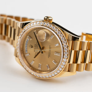 Rolex Day-Date 40 228348RBR Yellow Gold Champagne Diamond Baguette Dial Diamond Bezel (2021) — foto 6
