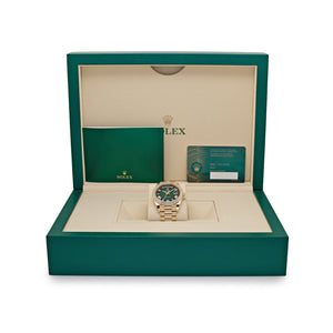 Rolex Day-Date 40 228348RBR Yellow Gold Green Ombre Roman Numeral Dial Diamond Bezel (2024) — foto 3
